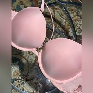Victorias Secret Bra 36C Pushup Padded Solid Light Push up Pigeonnant Underwire